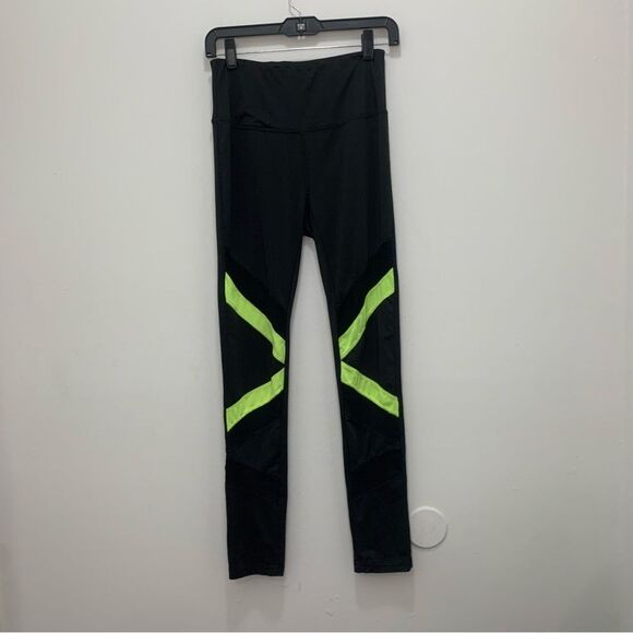 Rue21‎ Black and Green Fishnet Leggings Size Medium - Picture 1 of 13